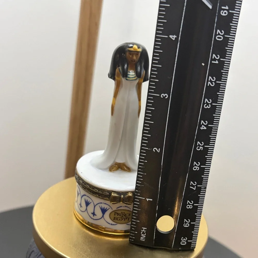 The Prince of Egypt Commemorative Figural
Trinket Box - Picture 7 of 9